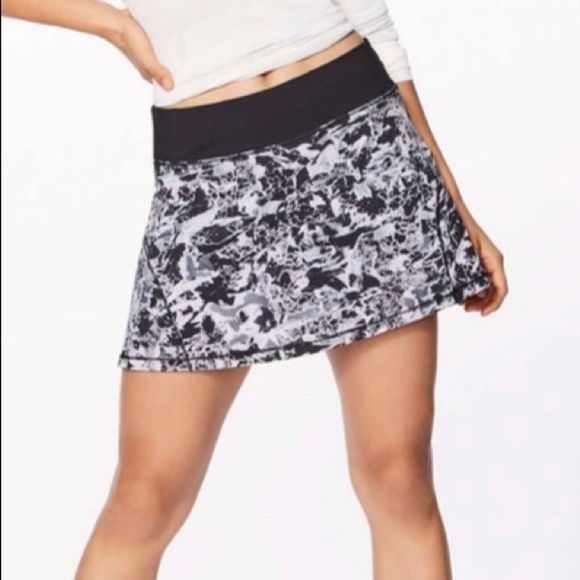 Lululemon Circuit Breaker Skirt Size 6 - Picture 1 of 10